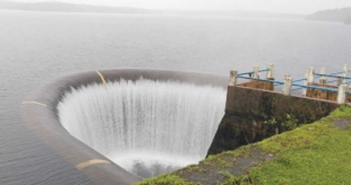 Selaulim Dam spillway overflows