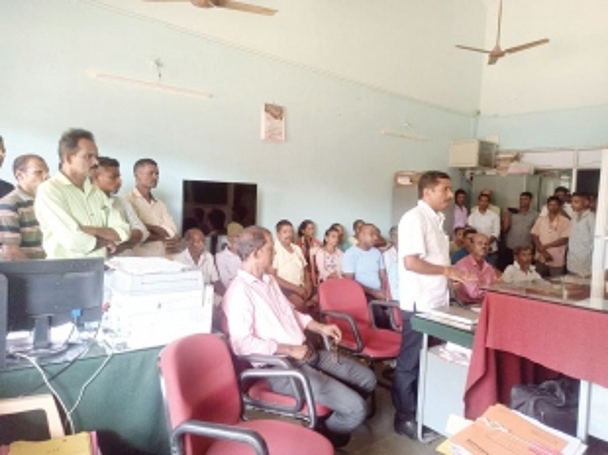 Selaulim evacuees defer agitation after assurance from Dy Collector