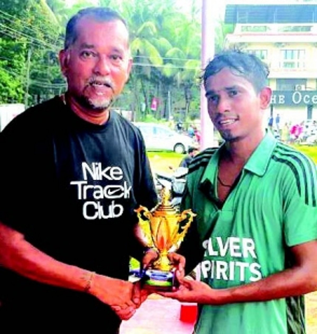 Selton sends Fr Agnel into last eight