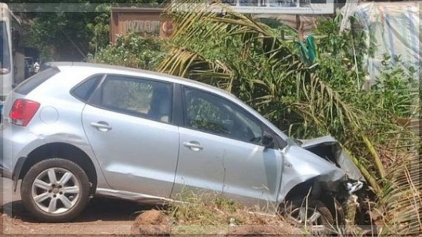 Senior Citizen Falls Ill, Crashes Into Coconut Tree in Guirim 1 Senior Citizen Falls Ill, Crashes Into Coconut Tree in Guirim