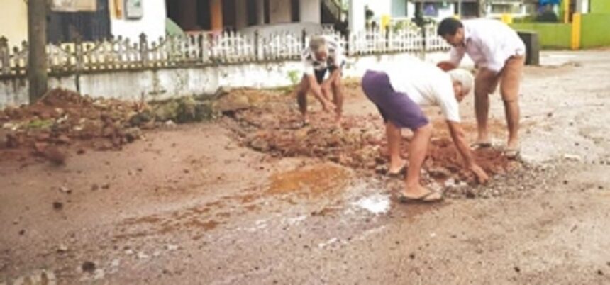 Senior citizens  ‘repair’ Kopardem potholed road