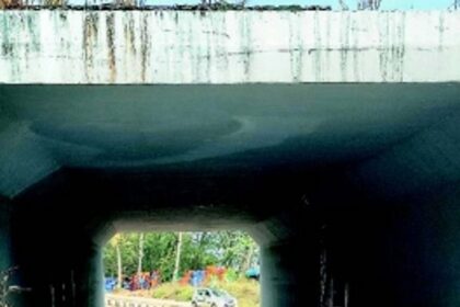 Seraulim underpass waterlogged, full of potholes