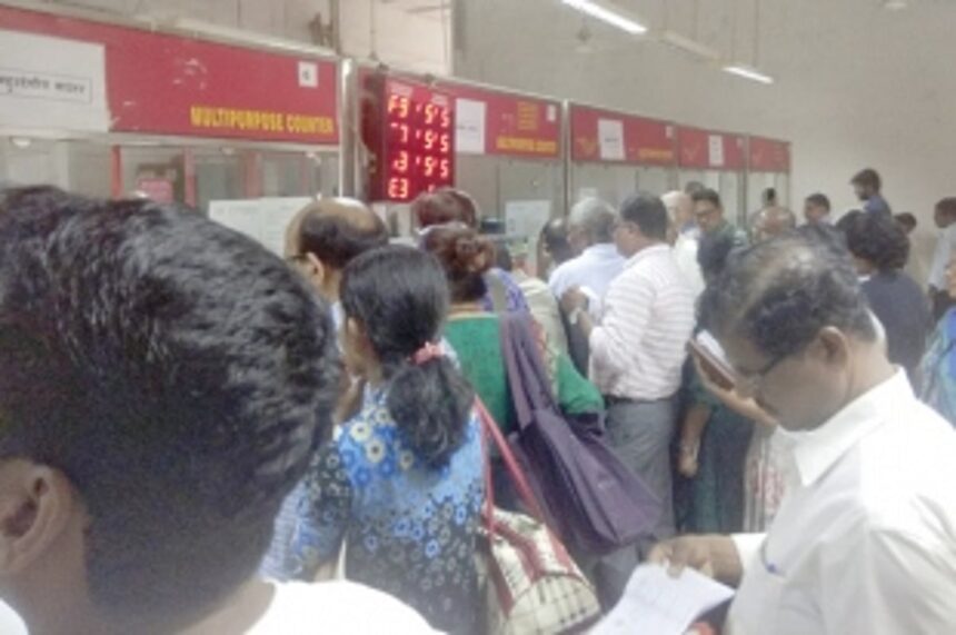 Serpentine queues & chaos at Panjim Head Post Office