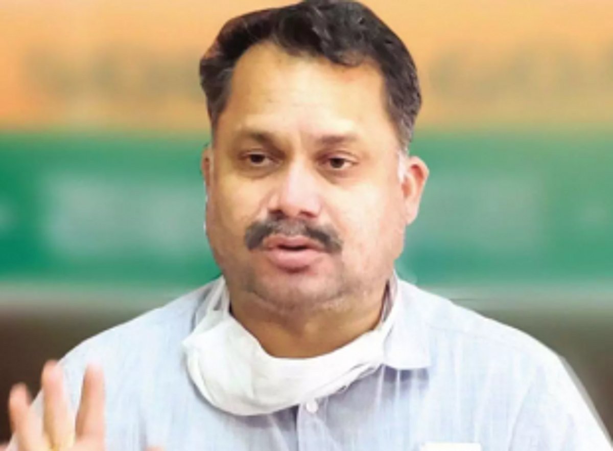 Sesa workers knock at PWD Min’s door to   resume mining