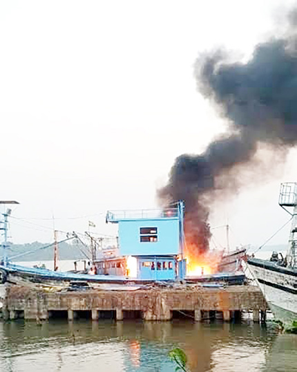 Seven boatsdestroyed infierce blazeat Coco beach
