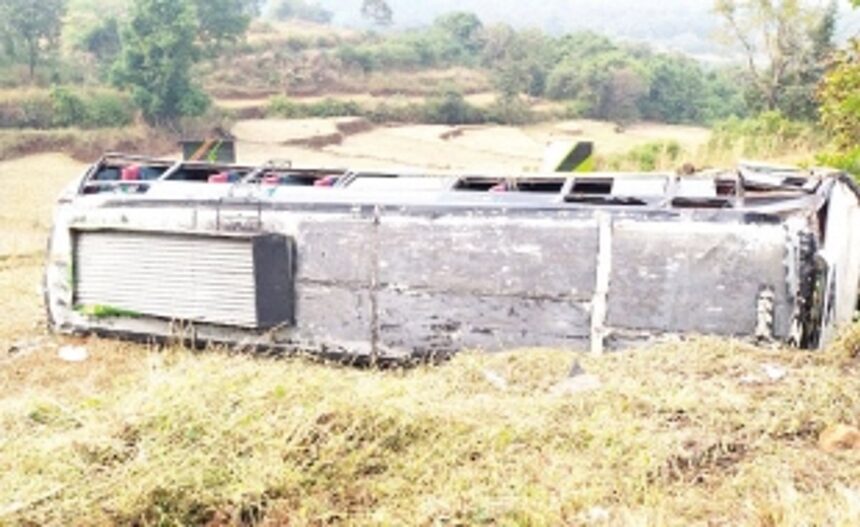 Several Goans injured after bus turns turtle at Jamboti in K’taka