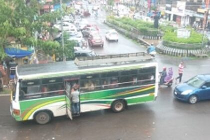 Several unauthorised stops by buses  cause traffic chaos in Ponda city