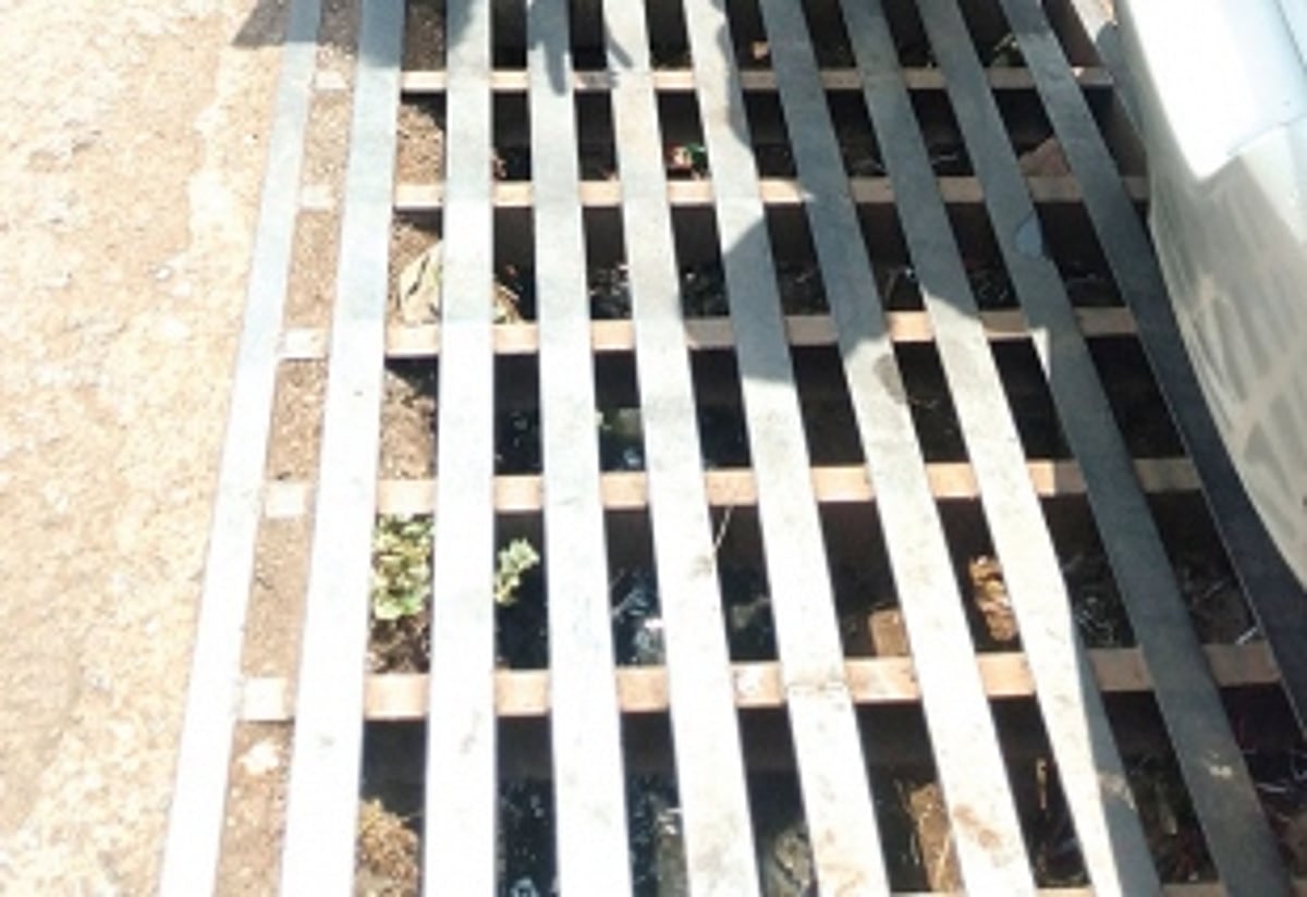 Sewage flows into stormwater drains at Kaziwada, Ponda