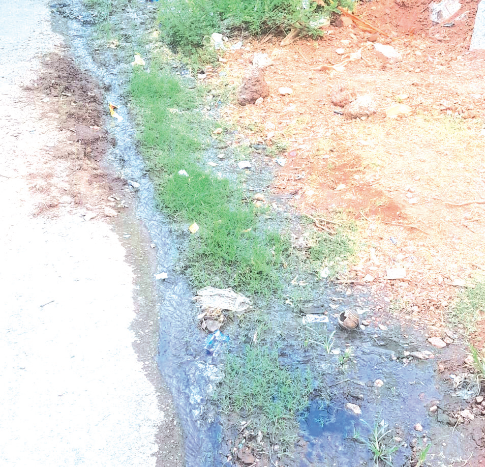 Sewage leak leaves Pajifond’s Junta Quarters stinking
