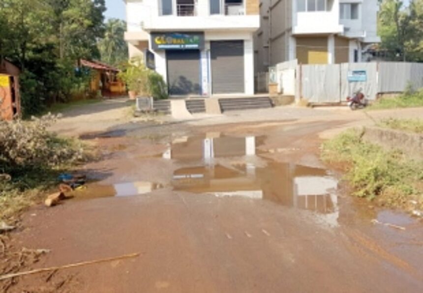 Sewerage chambers overflowing in Madel area of Fatorda
