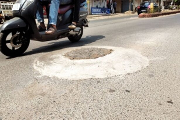 Sewerage manhole covers in Vasco above road-level!