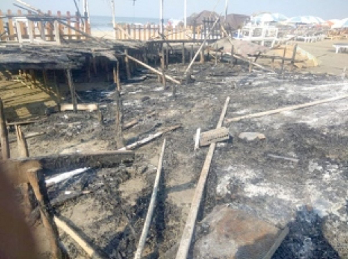 Shack, garment store gutted at Vagator