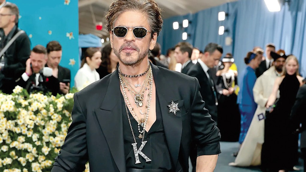 Shah Rukh Khan Makes Historic Met Gala Debut with Sabyasachi’s Dazzling Design