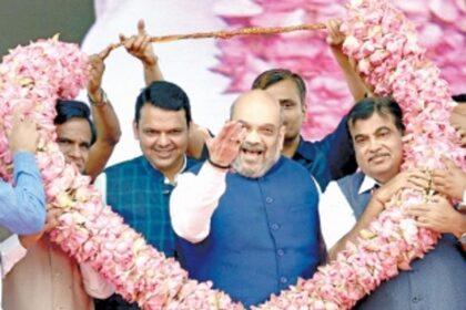 Shah equates oppn parties to snakes, dogs