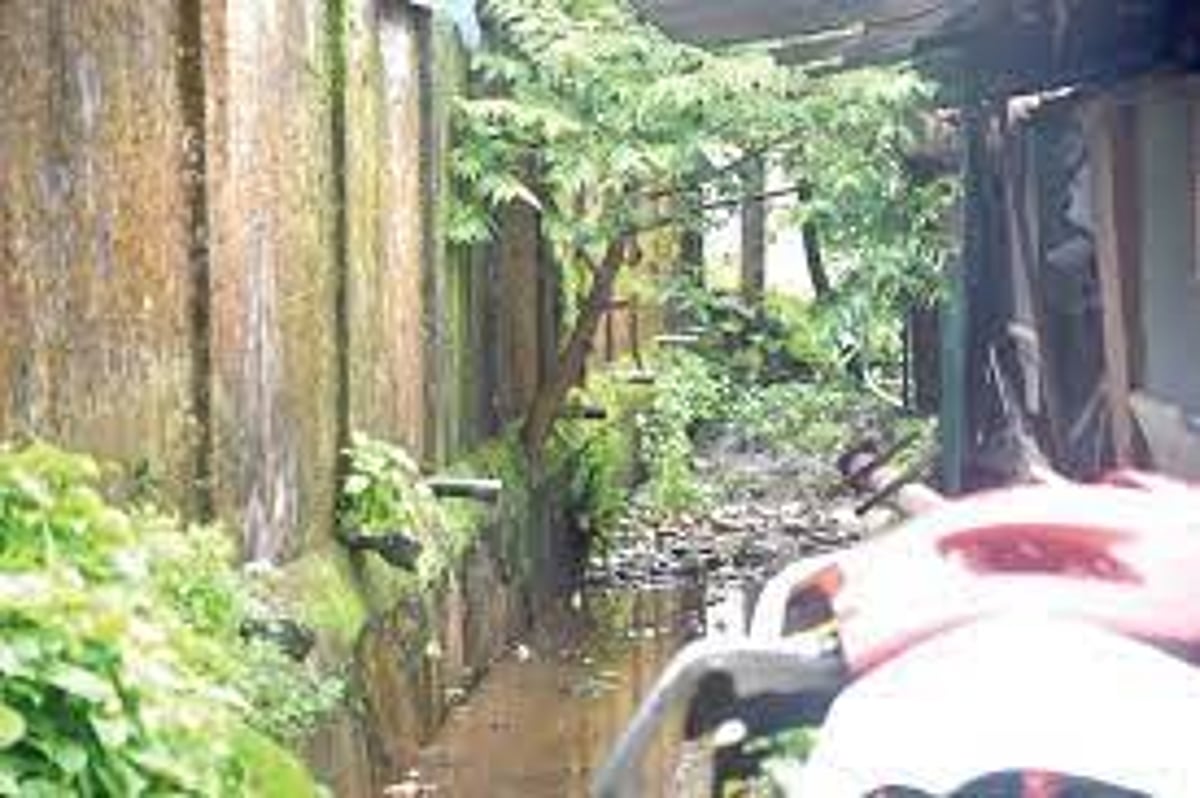 Shankarwadi  locals accuse Deputy Sarapanch of encroachment of nullah