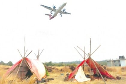 Shanties, garbage  pose high risk to  planes landing  at Dabolim