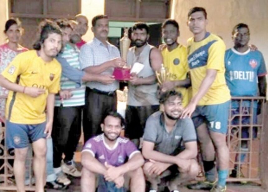 Shawn n Shanaia lift Nachinola Trophy