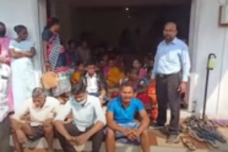 Shel-Melauli villagers relaunch  agitation at panchayat premises