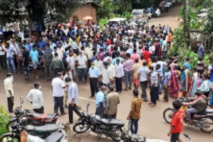 Shel Melauli villagers stage protest, chant slogans against Guleli Panchayat