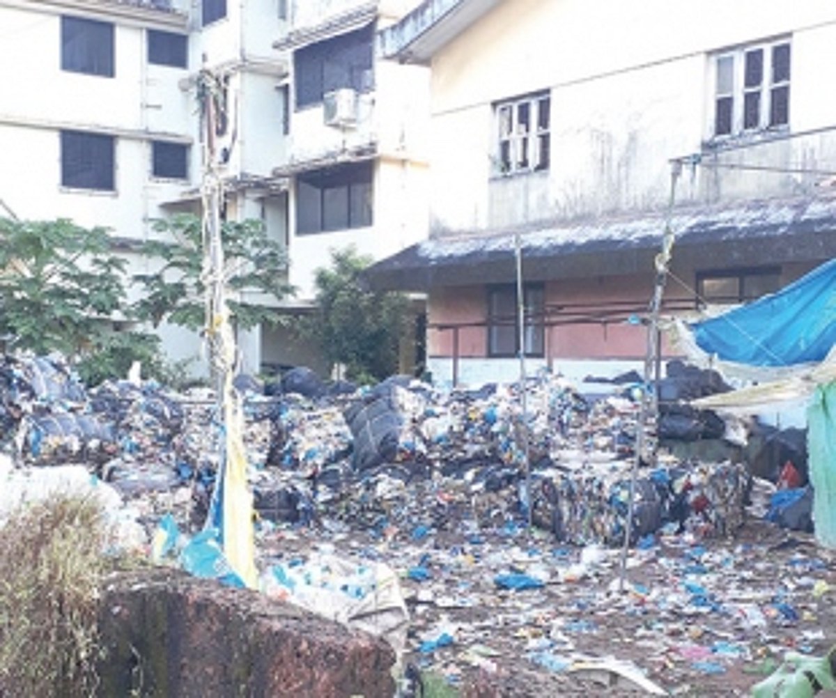Shift garbage yard next to  Benaulim Panchayat Ghar