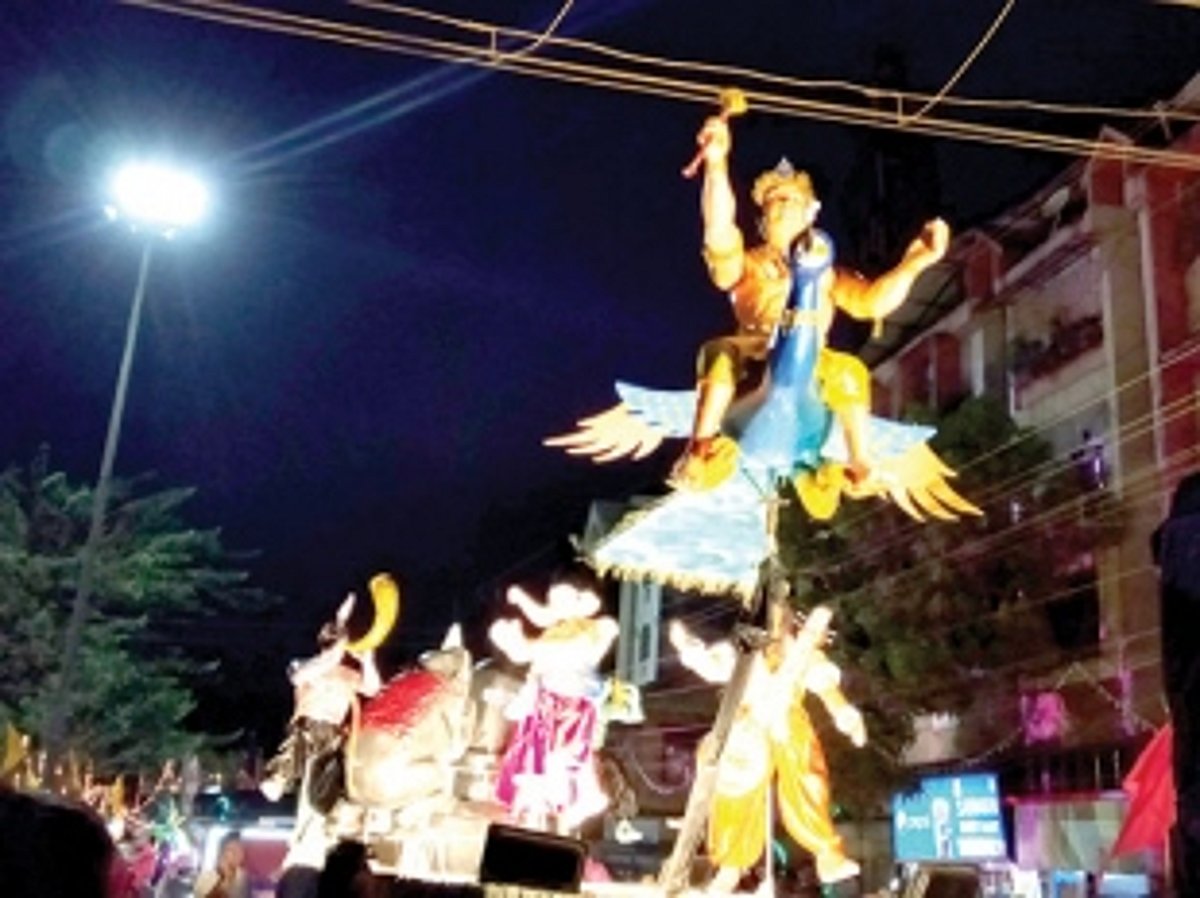 Shigmo floats enthrall crowds in Ponda