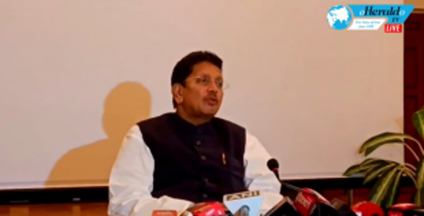 Shinde will make Maharashtra farmer suicide free: Kesarkar 1 Shinde will make Maharashtra farmer suicide free: Kesarkar