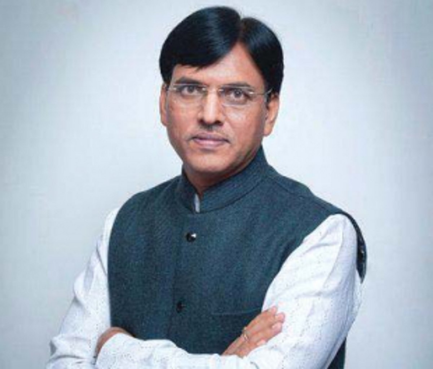 Shipping industry must not suffer due to non-vaccination: Union Min