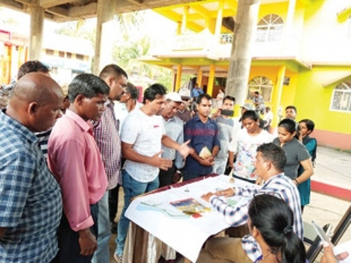 Shiroda villagers upset with 'unsatisfactory' presentation by land surveyors