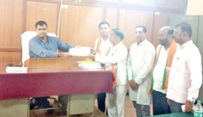 Shirodkar files nomination paper