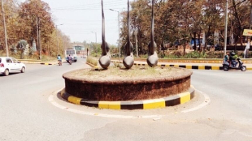 Shivaji statue removed at Valpoi