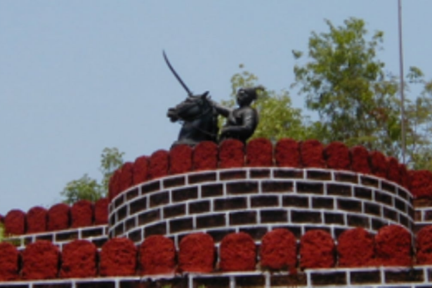 Shivjayanti: Arch-rival politicians vent out anger in public