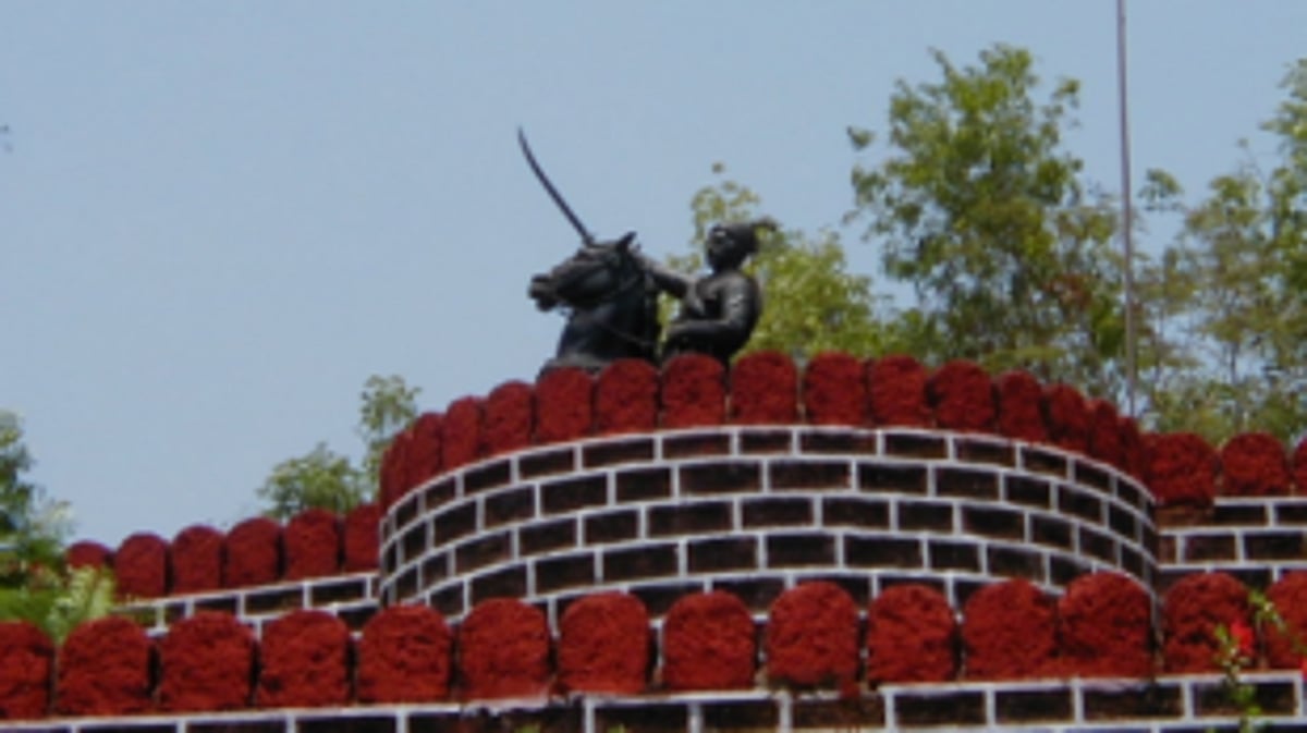 Shivjayanti: Arch-rival politicians vent out anger in public