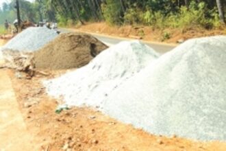 Shoddy work? Talaulim locals slam PWD for using powder in lieu of sand to build wall