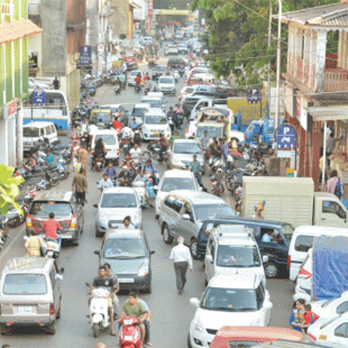 Shortage of personnel puts traffic police in tight spot 1 Shortage of personnel puts traffic police in tight spot