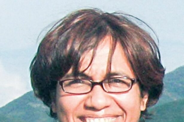 Should children of freedom fighters be gifted government jobs?