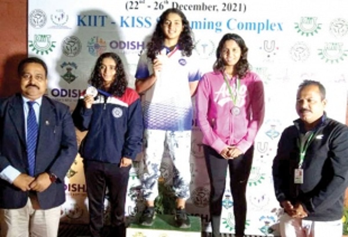 Shrungi shines at All India  inter-university aquatic c’ship