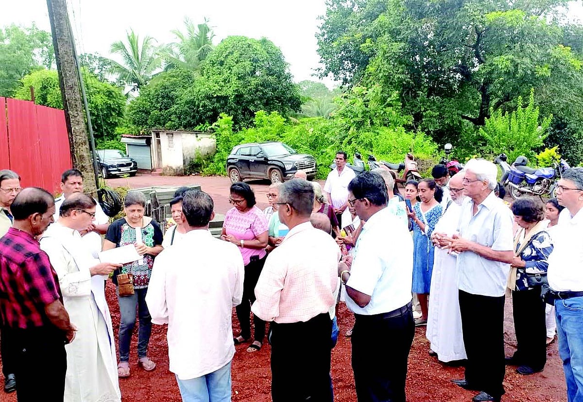 Sigh of relief as stone finally laid for new ‘Kasnichem Kopel’
at Porvorim