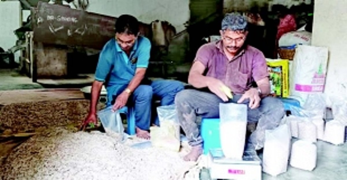 Simply Local: Tivrem keeps its date with tradition  with its ‘Gavati pov’ maker