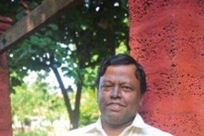 Singing to Alfred Rose’s songs