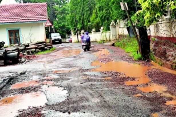 Siolim-Chapora road cries for attention