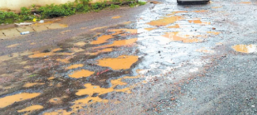 Siolim-Mapusa road clearly shows Govt  has failed to keep promise, says Kamat