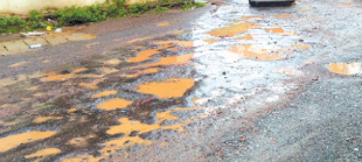 Siolim-Mapusa road clearly shows Govt  has failed to keep promise, says Kamat