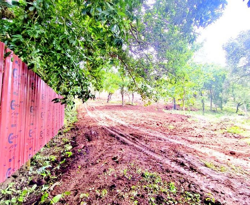 Siolim-Sodiem p’yat halts hill
cutting, issues notice to developer 1 Siolim-Sodiem p’yat halts hill
cutting, issues notice to developer