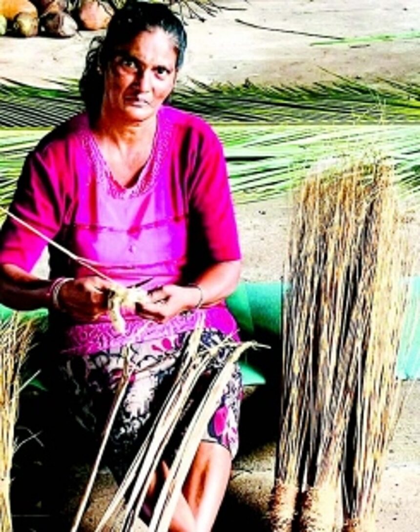 Siolim’s Luisa Dantas upholds her mother’s legacy of broom weaving