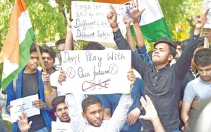 Sisodia asks Javadekar to convene meeting of state edu ministers