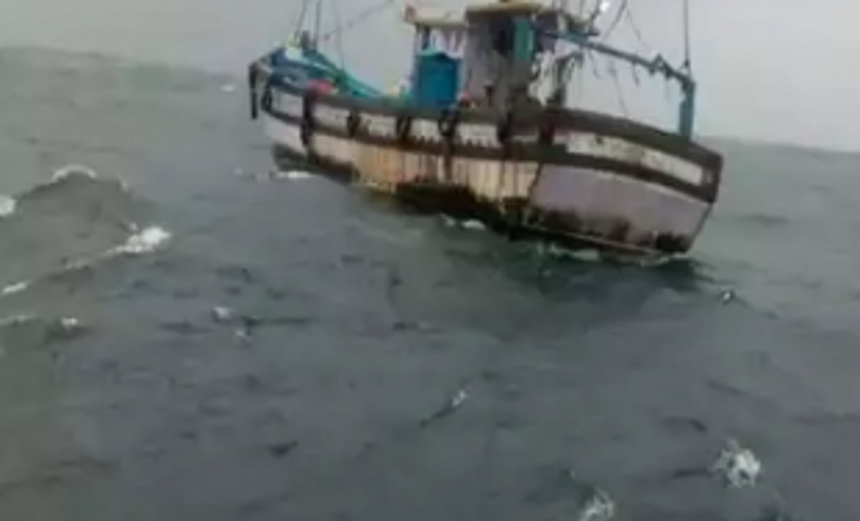 Six fishermen rescued at Colva 1 Six fishermen rescued at Colva