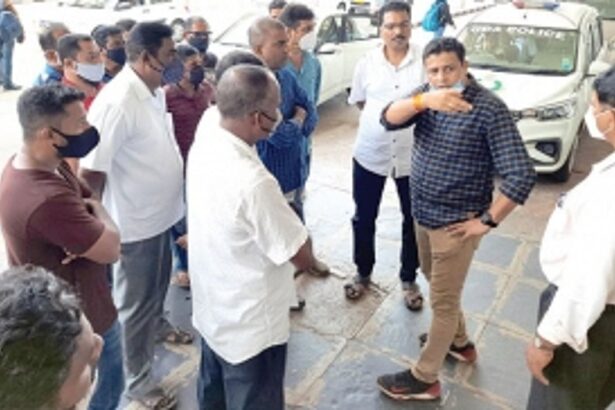 Sketchy SOPs for taxi counters  at airport causes conflicts