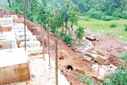 Sludge brought down on fields due to pipeline burst at Kerya yet to be cleared