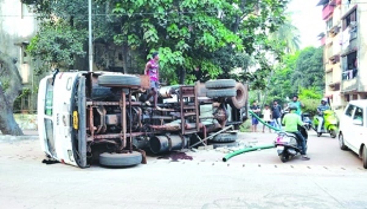 Smart City road caves in at Tonca, sewage tanker takes a plunge