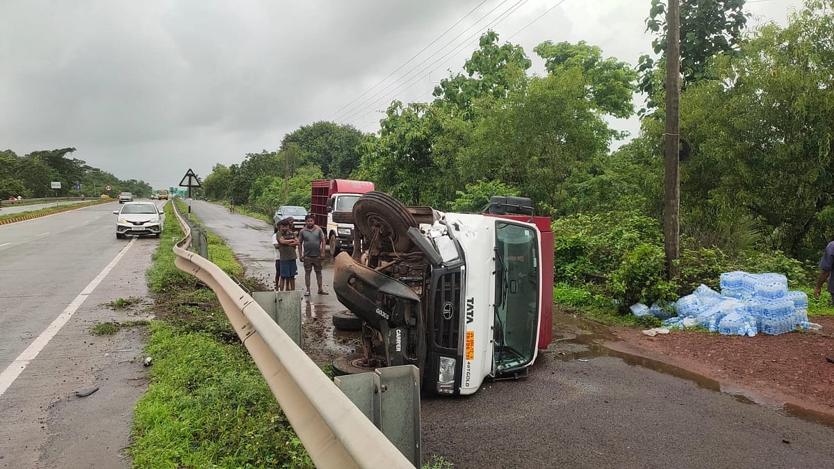 Soft Drink Delivery Vehicle Overturns Near Pernem Govt College; No Injuries Reported